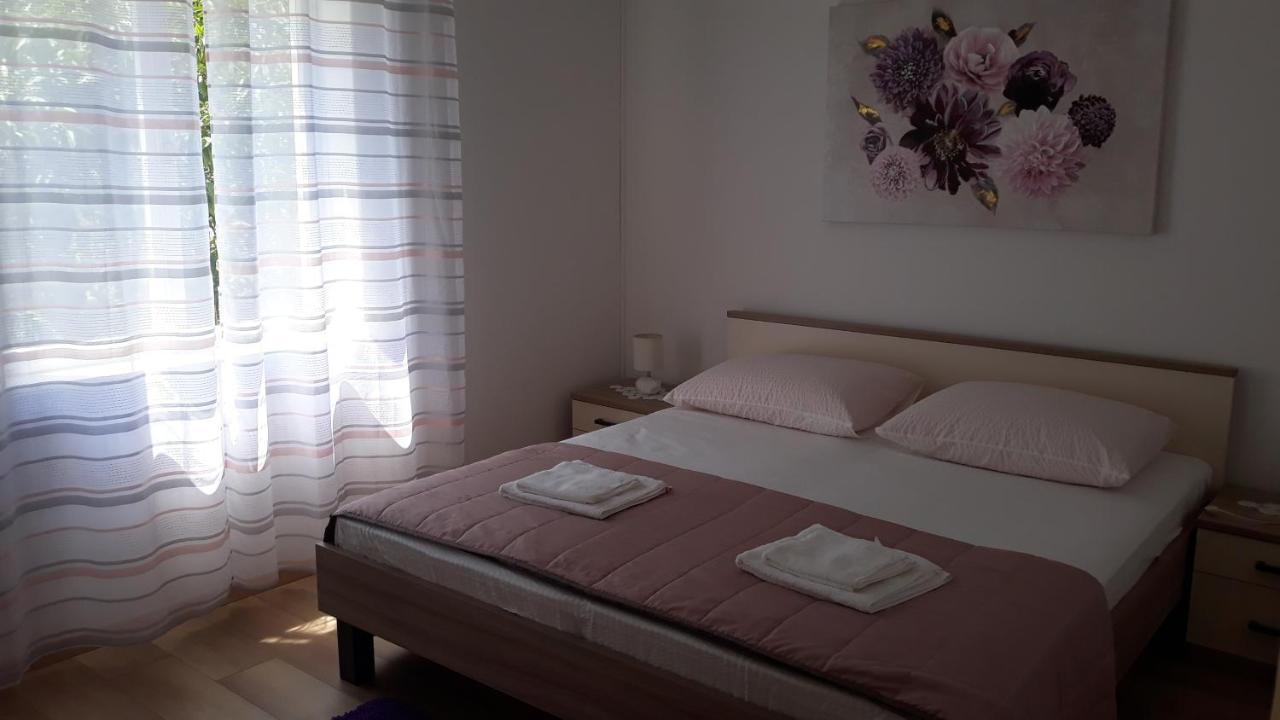Mini Apartment Petra - Rooms Purple & Green With Kitchen And Garden Dubrovnik Kültér fotó