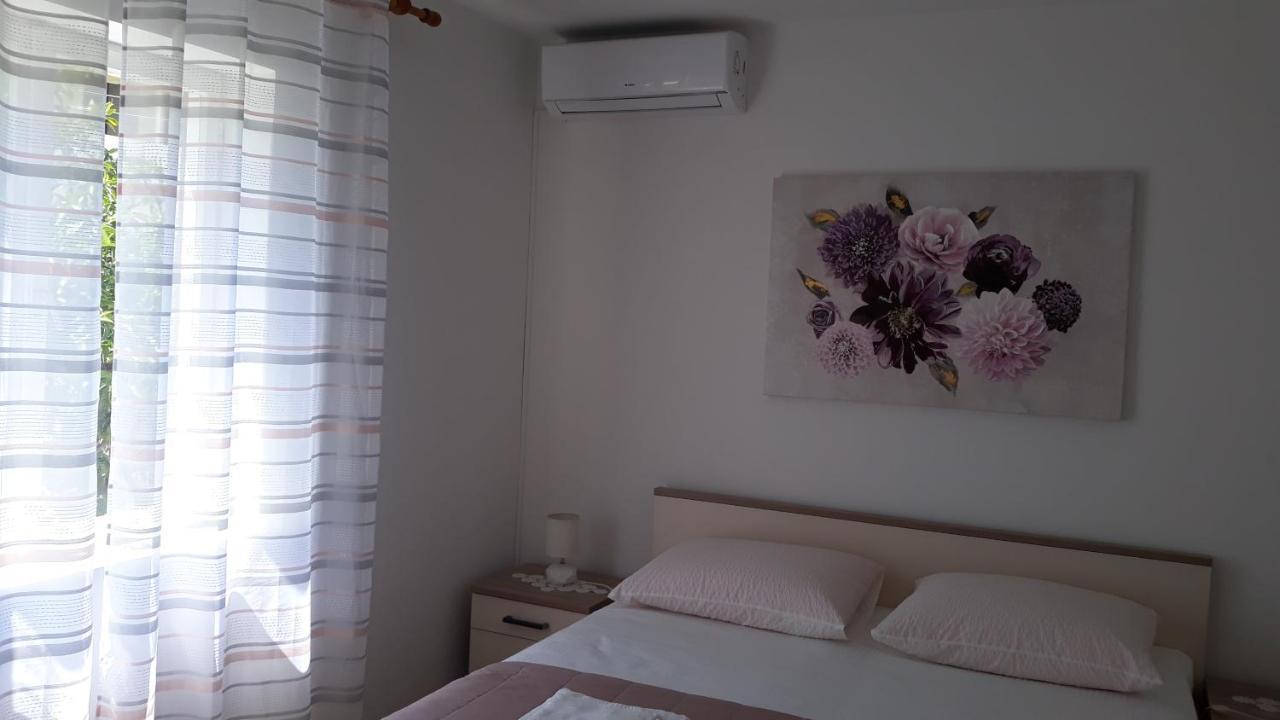 Mini Apartment Petra - Rooms Purple & Green With Kitchen And Garden Dubrovnik Kültér fotó