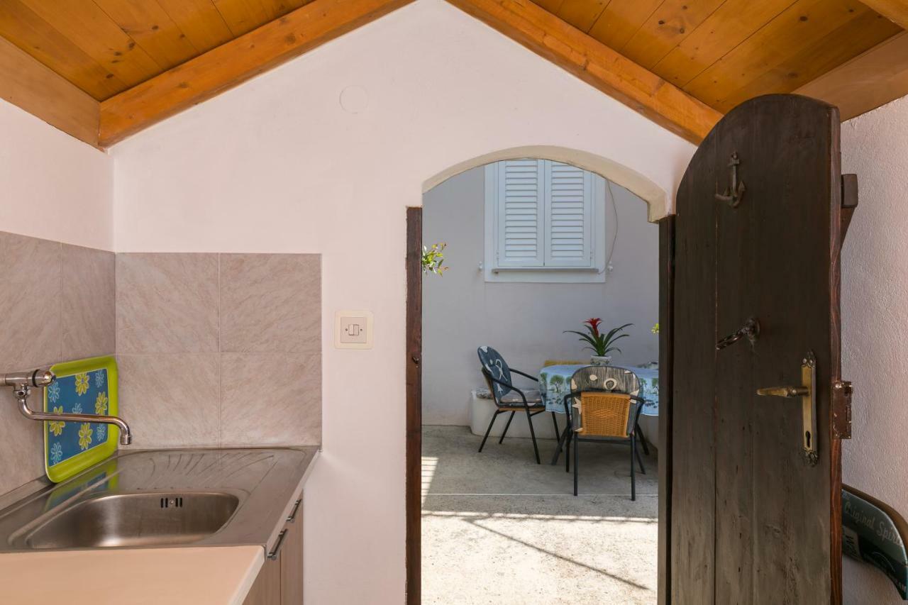 Mini Apartment Petra - Rooms Purple & Green With Kitchen And Garden Dubrovnik Kültér fotó