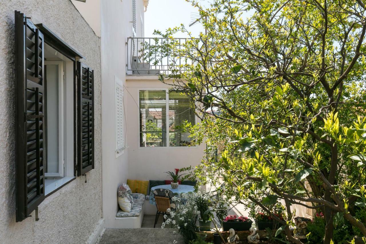 Mini Apartment Petra - Rooms Purple & Green With Kitchen And Garden Dubrovnik Kültér fotó