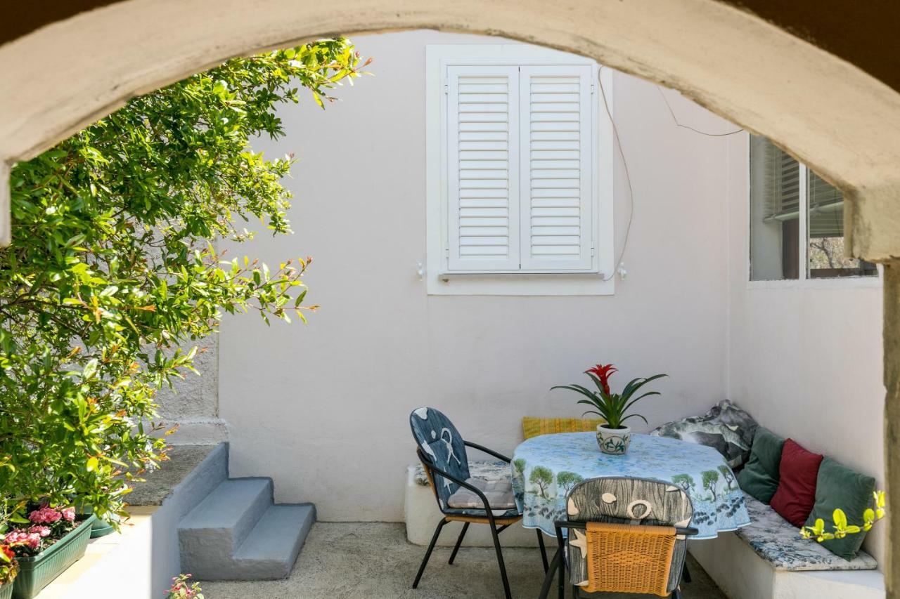 Mini Apartment Petra - Rooms Purple & Green With Kitchen And Garden Dubrovnik Kültér fotó