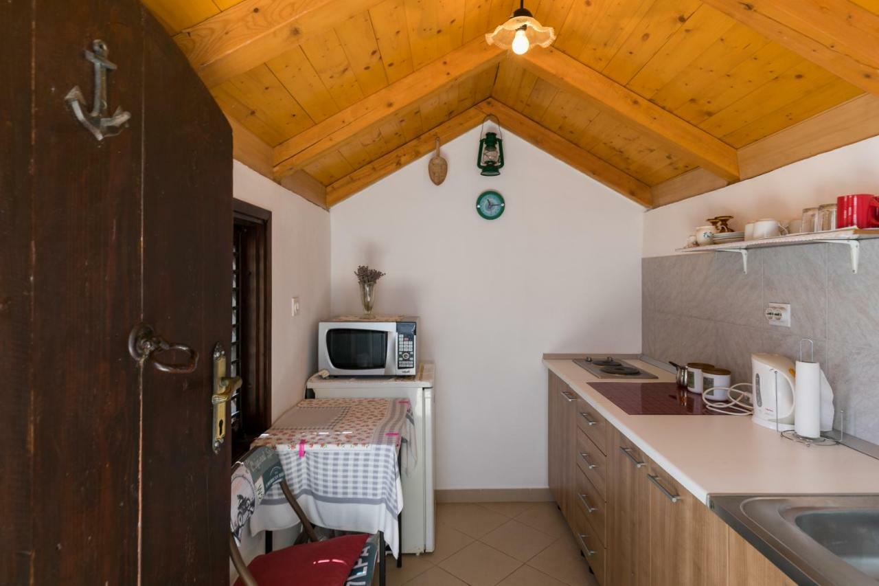Mini Apartment Petra - Rooms Purple & Green With Kitchen And Garden Dubrovnik Kültér fotó