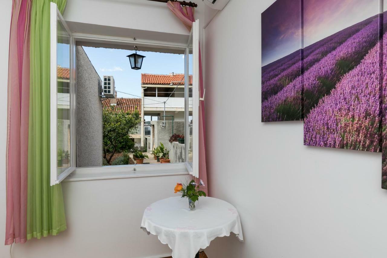 Mini Apartment Petra - Rooms Purple & Green With Kitchen And Garden Dubrovnik Kültér fotó